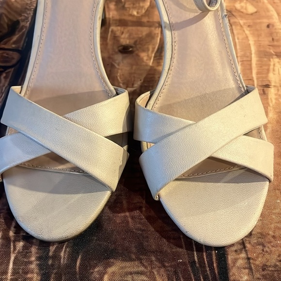 Report, beige cream, light tan, heeled, sandals open toe size 10 - Picture 2 of 10